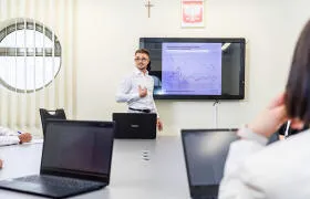 Академия прикладных наук Винцентия Поля в Люблине Экономика